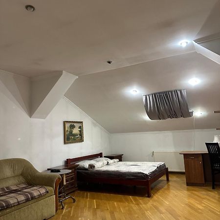 Apartment Kostyushka ลวีฟ ภายนอก รูปภาพ