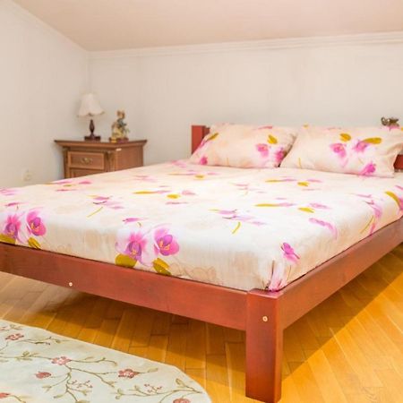 Apartment Kostyushka ลวีฟ ภายนอก รูปภาพ