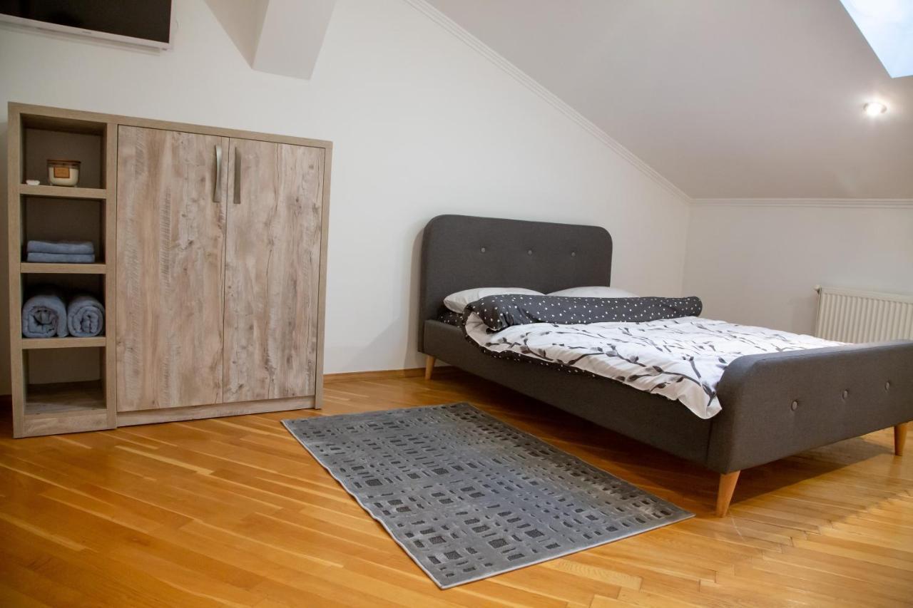 Apartment Kostyushka ลวีฟ ภายนอก รูปภาพ