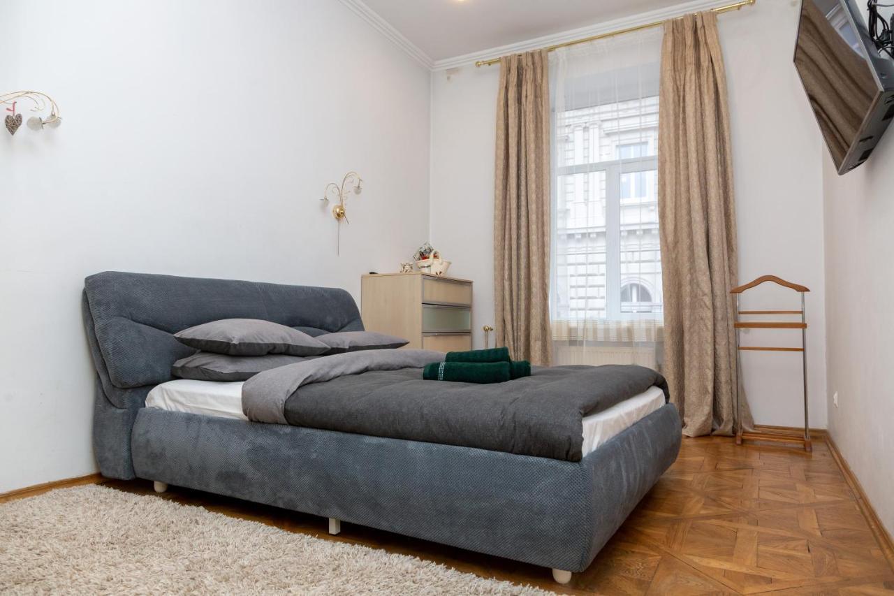 Apartment Kostyushka ลวีฟ ภายนอก รูปภาพ