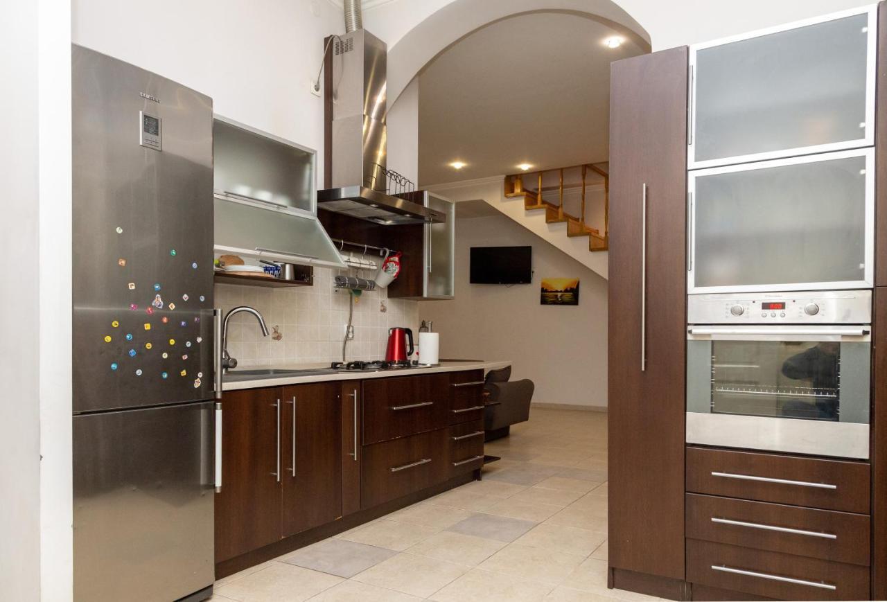 Apartment Kostyushka ลวีฟ ภายนอก รูปภาพ