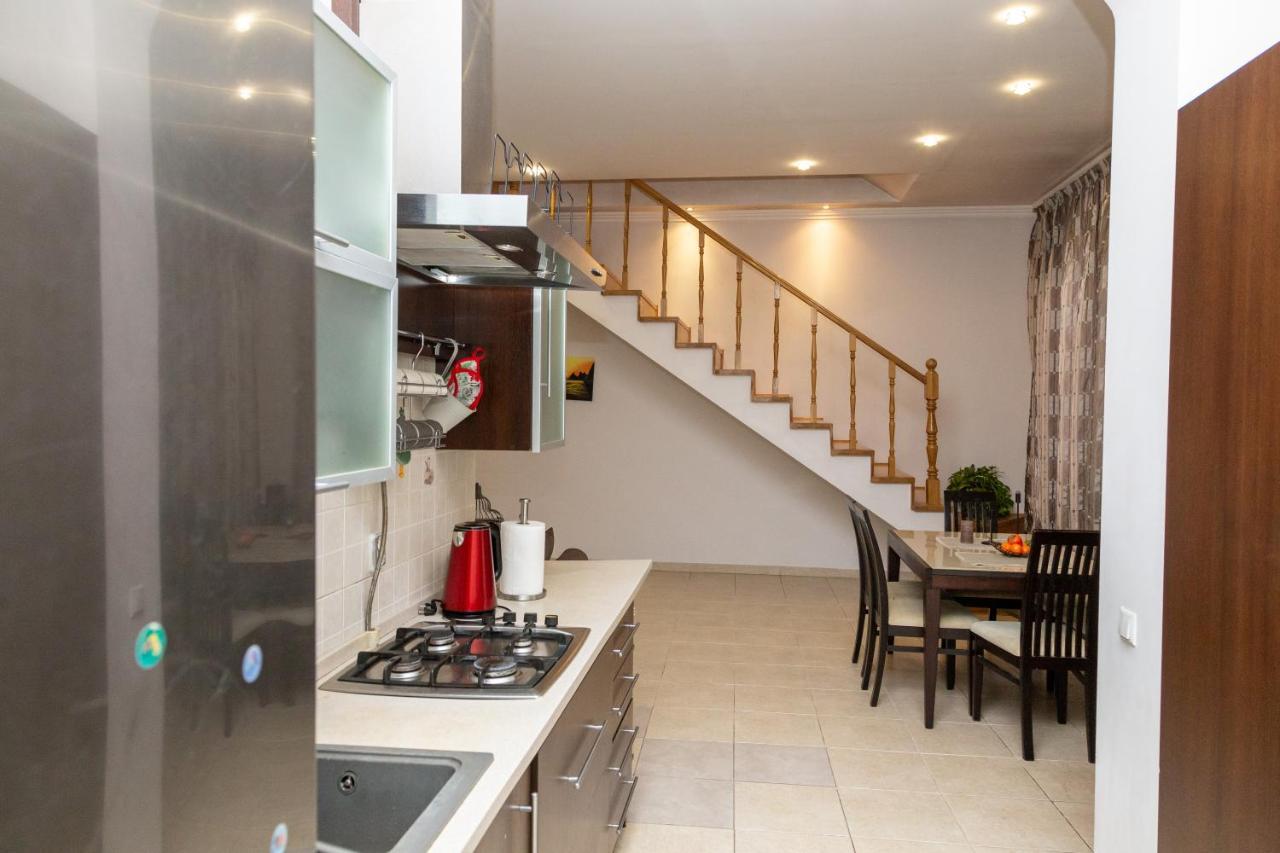 Apartment Kostyushka ลวีฟ ภายนอก รูปภาพ