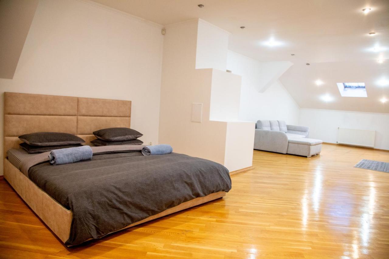 Apartment Kostyushka ลวีฟ ภายนอก รูปภาพ