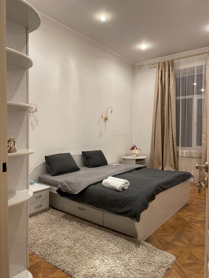 Apartment Kostyushka ลวีฟ ภายนอก รูปภาพ