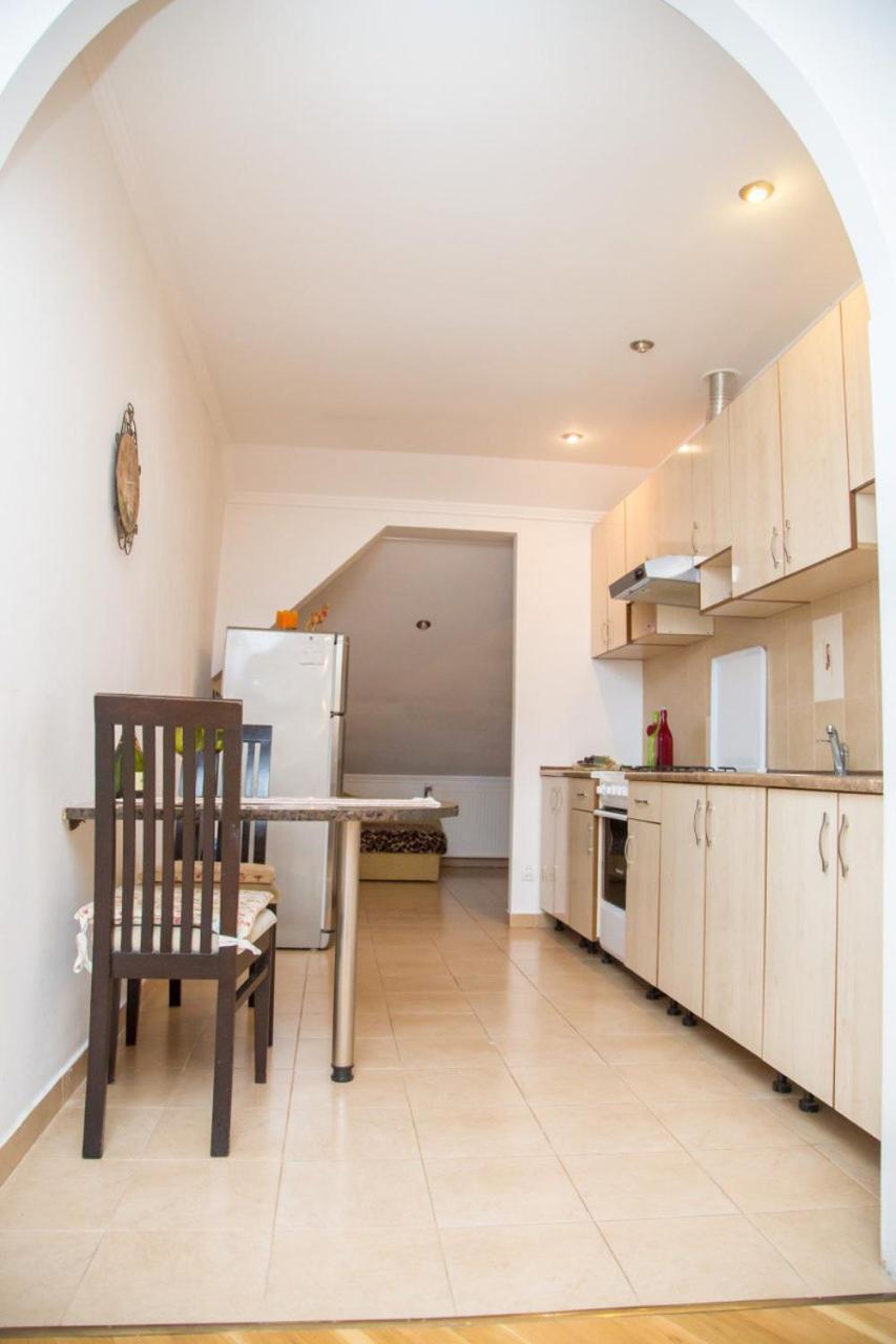 Apartment Kostyushka ลวีฟ ภายนอก รูปภาพ
