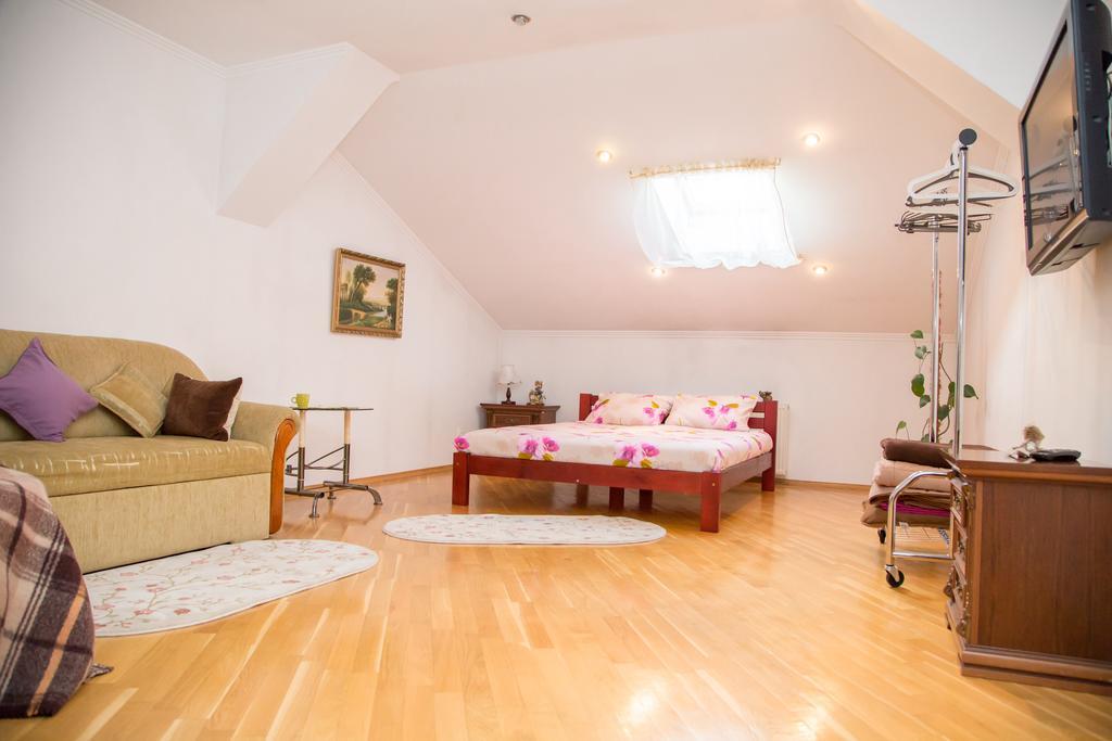 Apartment Kostyushka ลวีฟ ภายนอก รูปภาพ